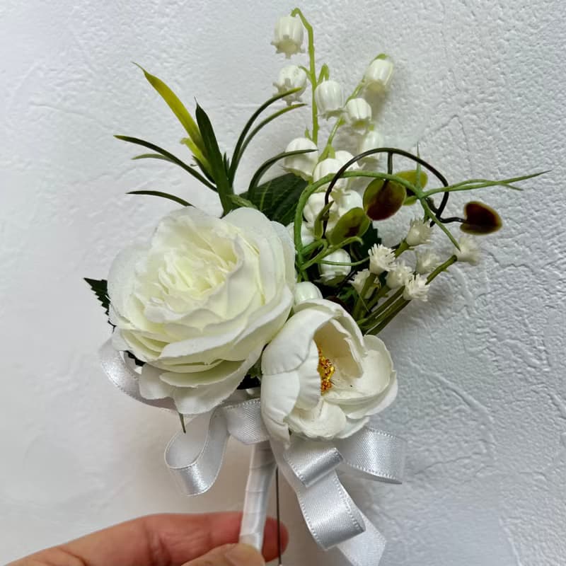 可愛い 鈴蘭とバラのバスケットブーケ 造花ブーケ 枯れない花のブーケ スズラン 結婚式 花嫁 アーティフィシャルフラワー