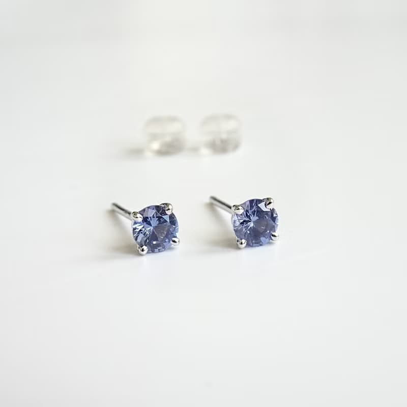 限量現貨 - 天然藍寶石 靛藍色 經典四爪鑲 純 18K 白金耳釘
