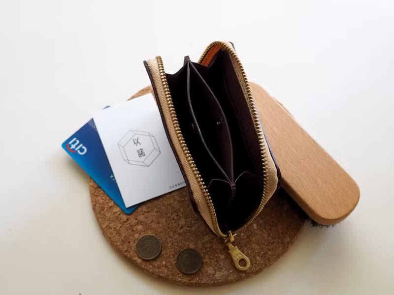方形拉鍊零錢包 / 中夾 / 皮革/烙印