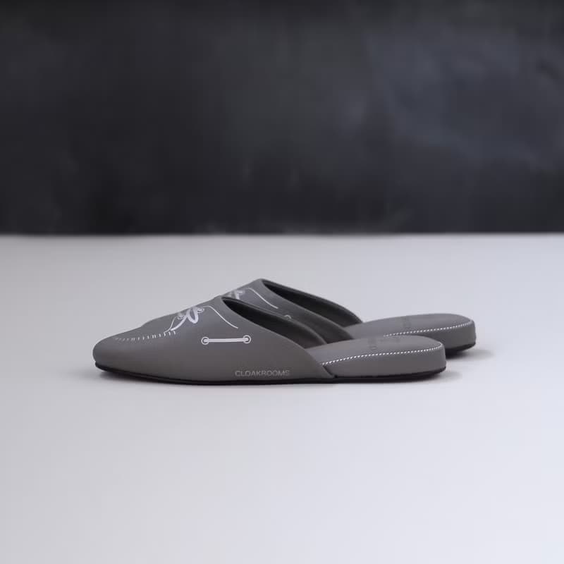 CLOAKROOMS OF .Fuller 室內拖鞋 帆船MOCASIN -灰銀
