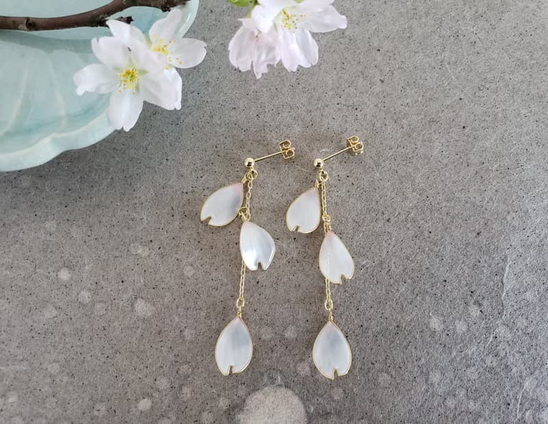 cherry blossoms 桜の花びらピアス or イヤリング・大