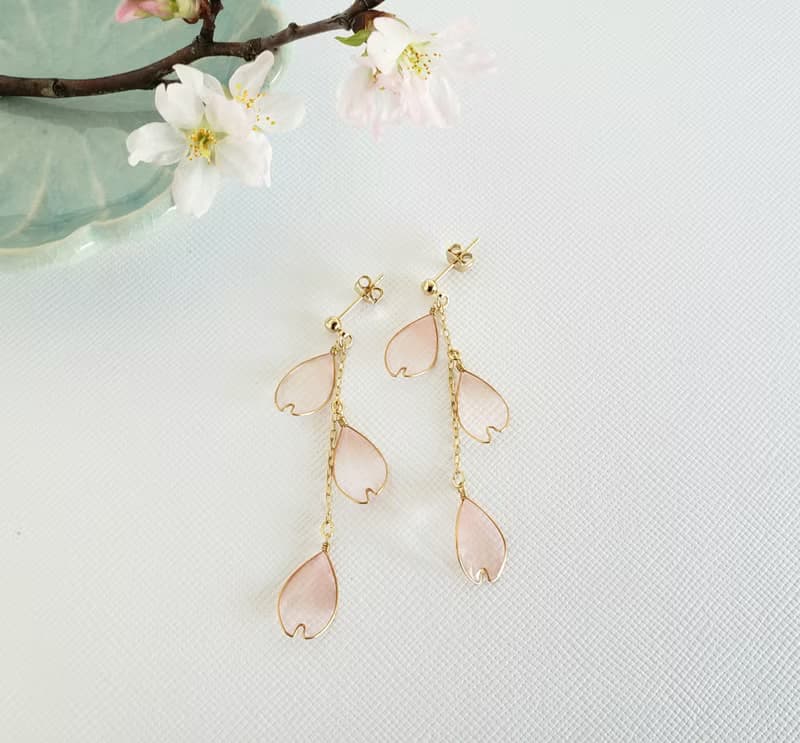 cherry blossoms 桜の花びらピアス or イヤリング・大