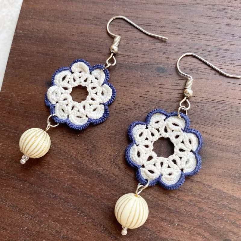 田園藍邊花花耳環 Tatting earrings 耳鈎 耳環 梭織 禮物 鉤花