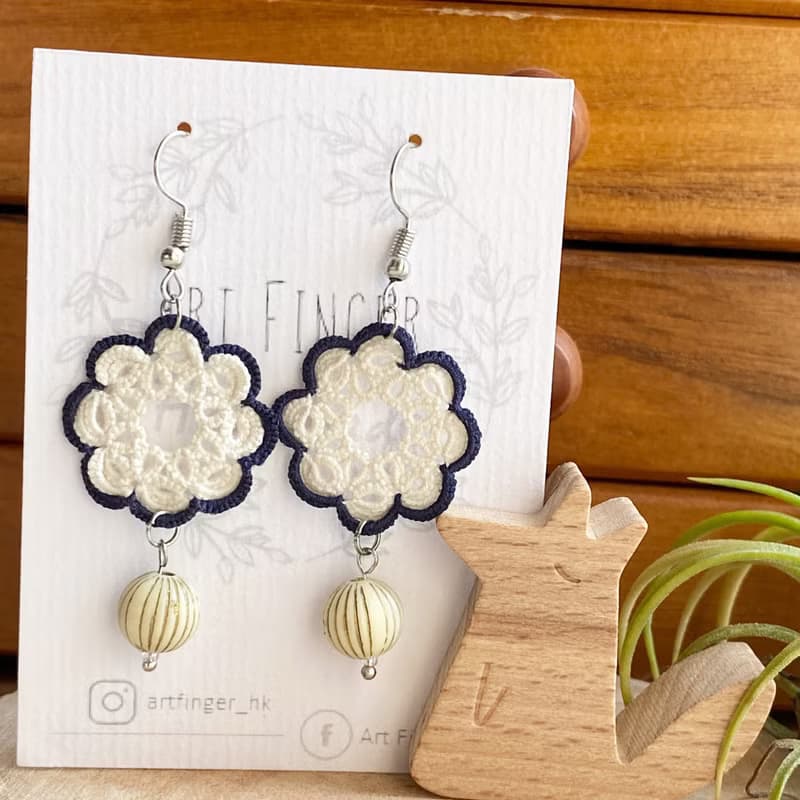 田園藍邊花花耳環 Tatting earrings 耳鈎 耳環 梭織 禮物 鉤花