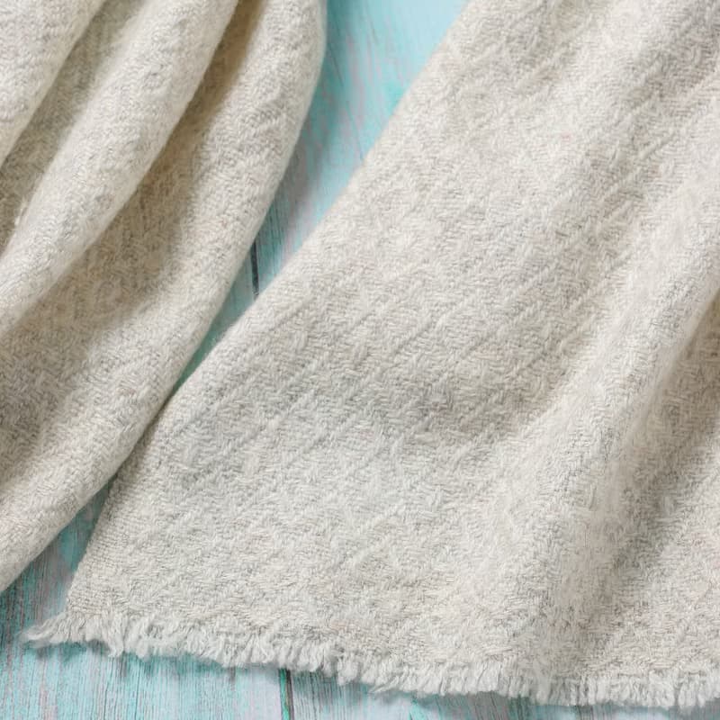 【厚款】喀什米爾羊毛圍巾/披肩  菱格紋原色淺灰白 手工機織