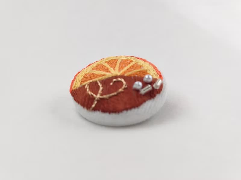 オレンジチョコレートのミニ刺繍ブローチ　オランジェット