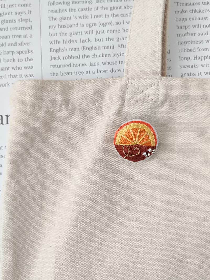 オレンジチョコレートのミニ刺繍ブローチ　オランジェット
