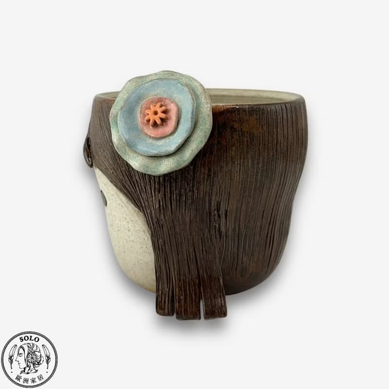 SOLO歐洲家居-手工台灣陶 藍花朵小女孩花器 12cm 花盆 擺件