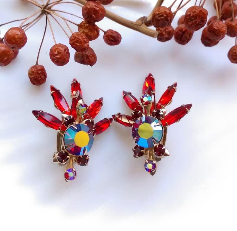 Vintage Jewelry 西洋古董飾品 紅色調 放射 長馬眼 夾式耳環
