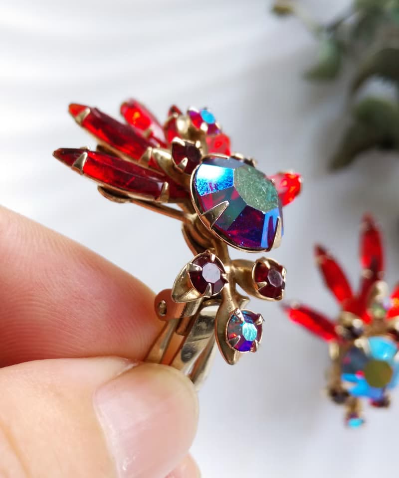 Vintage Jewelry 西洋古董飾品 紅色調 放射 長馬眼 夾式耳環