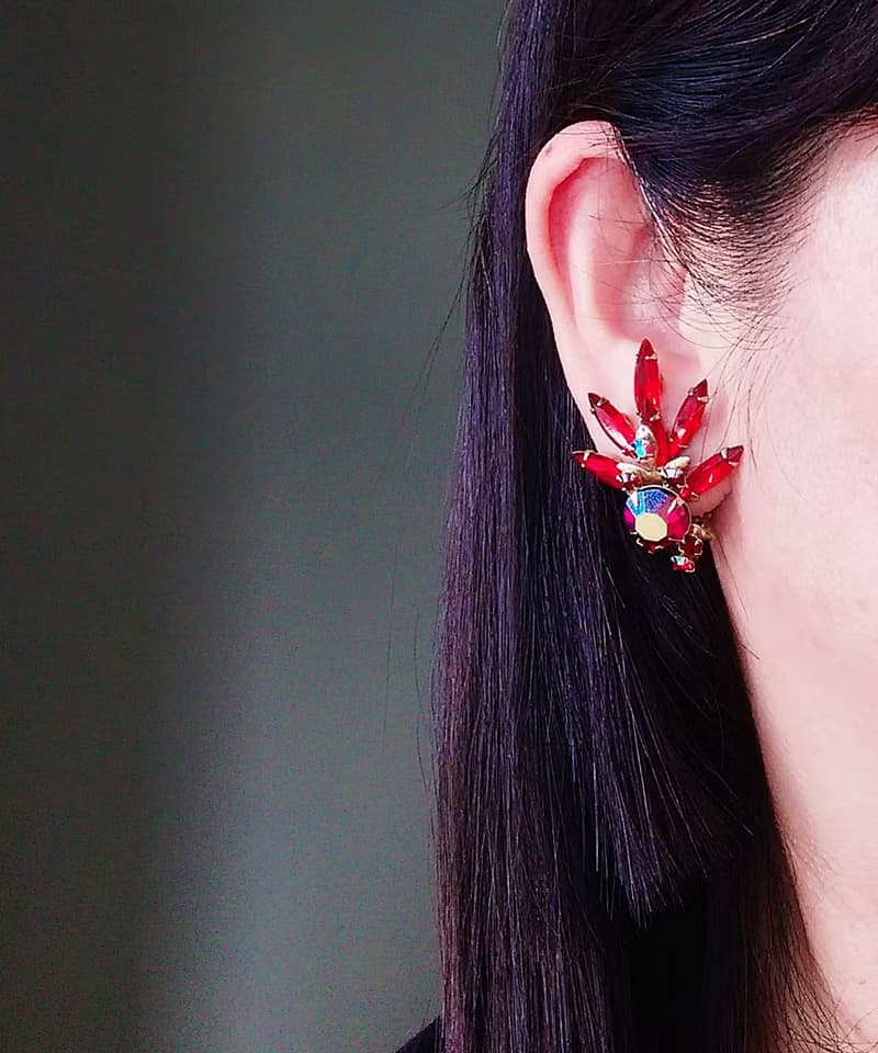 Vintage Jewelry 西洋古董飾品 紅色調 放射 長馬眼 夾式耳環