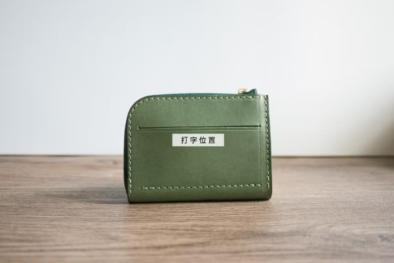 草綠 迷你 L型拉鍊短夾零錢包丨美金台幣可放 可壓字丨禮物紀念