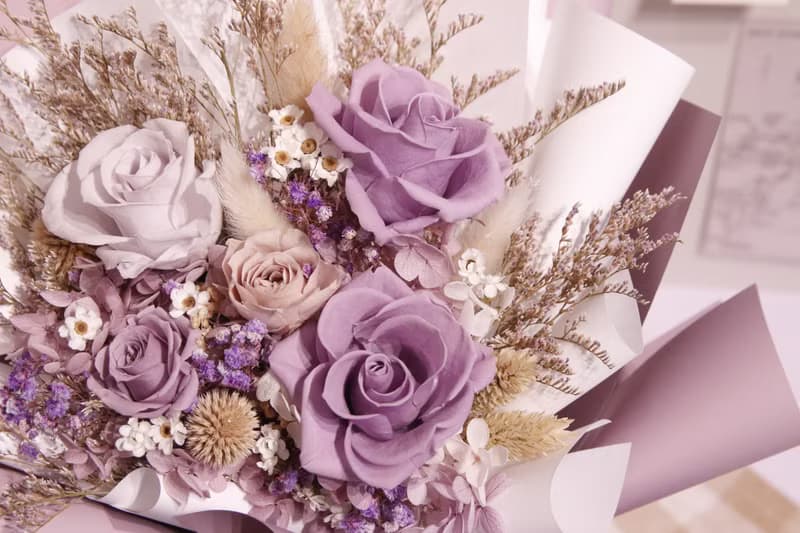 【中型永生玫瑰花束】— 淡雅紫花束