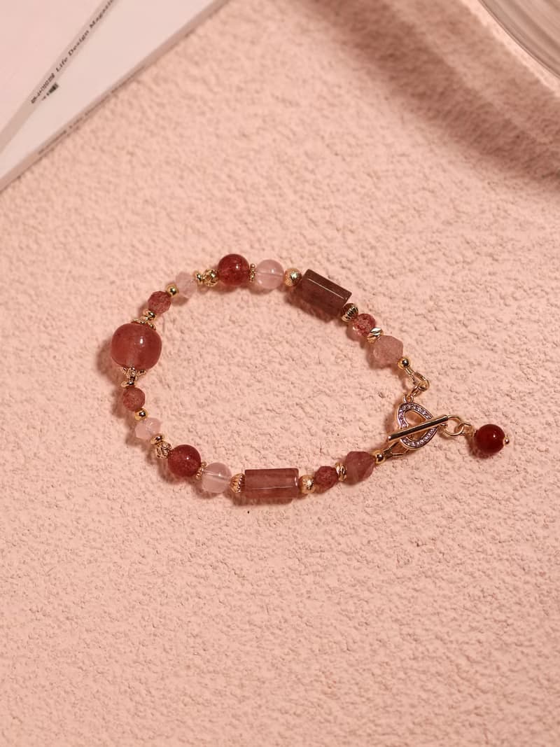 心口合一。草莓晶老型珠 星光粉晶 紅瑪瑙 14K包金 水晶手鍊