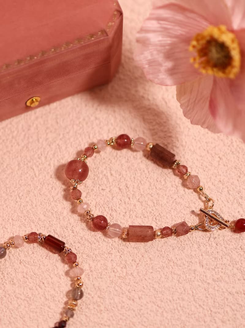 心口合一。草莓晶老型珠 星光粉晶 紅瑪瑙 14K包金 水晶手鍊