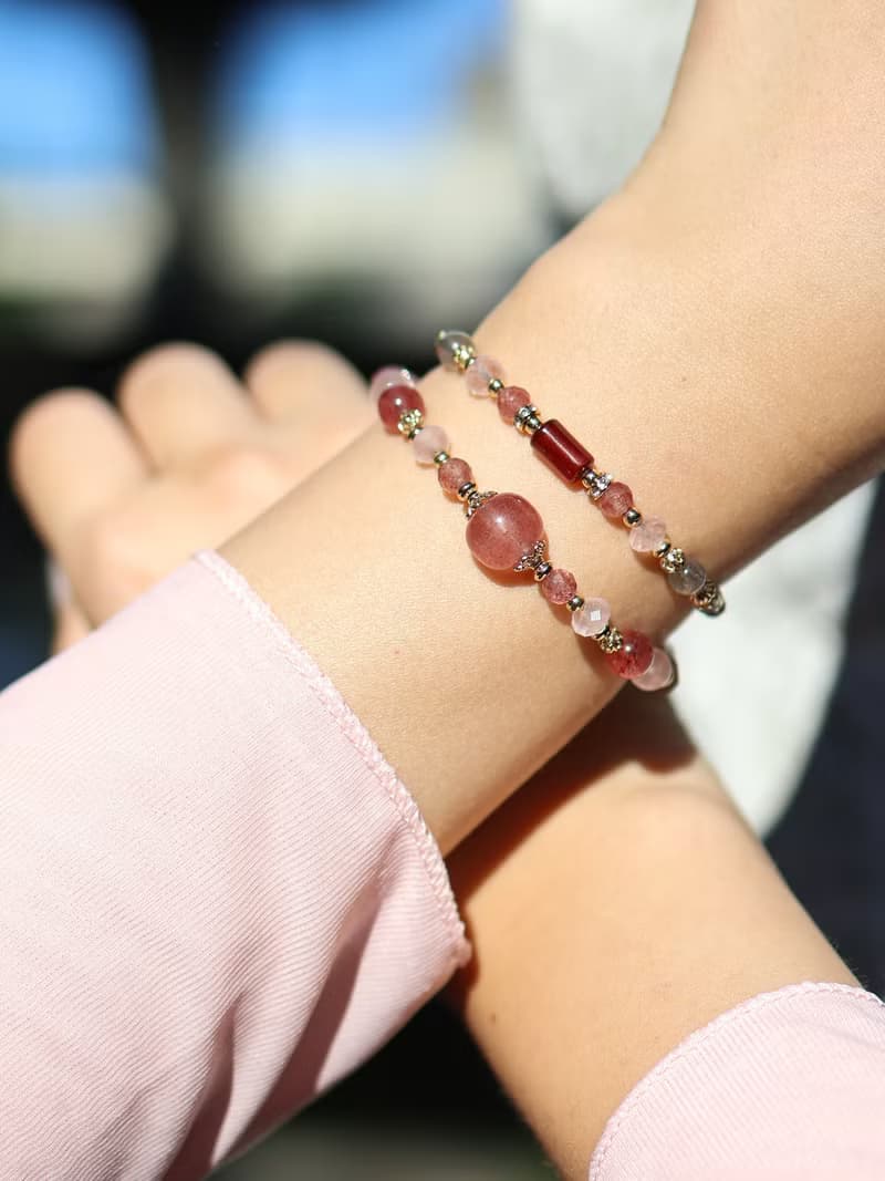 心口合一。草莓晶老型珠 星光粉晶 紅瑪瑙 14K包金 水晶手鍊