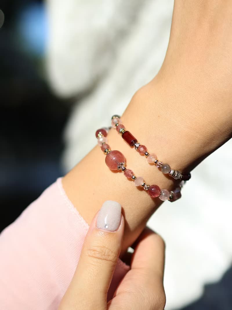 心口合一。草莓晶老型珠 星光粉晶 紅瑪瑙 14K包金 水晶手鍊