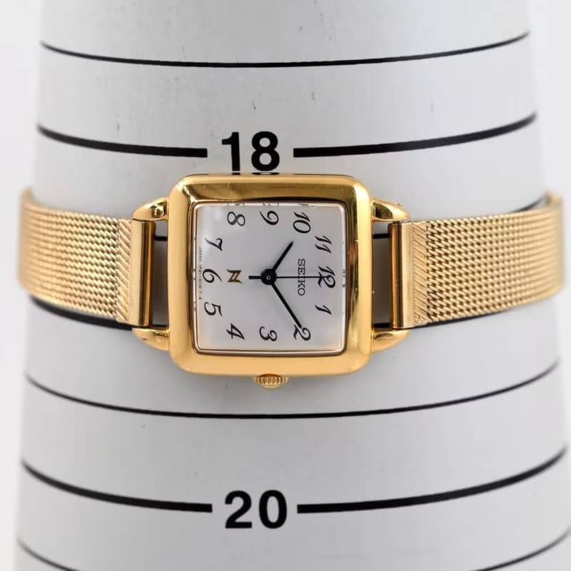 SEIKO NOIE 女性用腕時計 クォーツ 1F21-5020 22mm Gold Square Case Silver Dial 手錶 古董錶 復古手錶