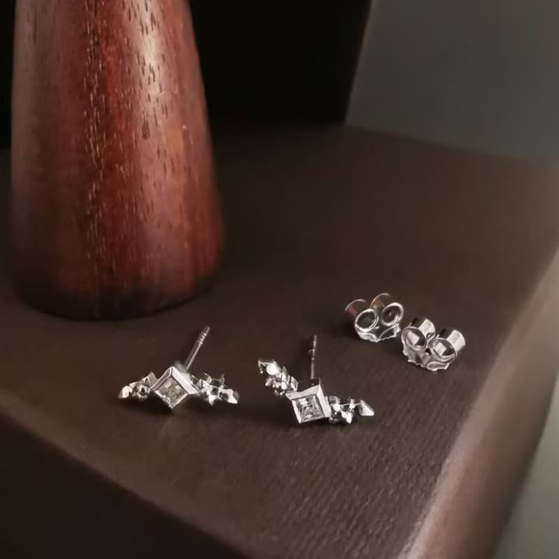 Pearl conch Ear cuff & stud ear 夾式耳環 耳骨夾 珍珠耳環