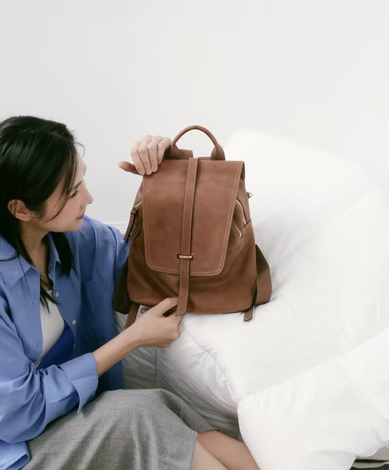 Supportingrole簡約百搭線條多隔層多口袋真皮後背包 咖啡