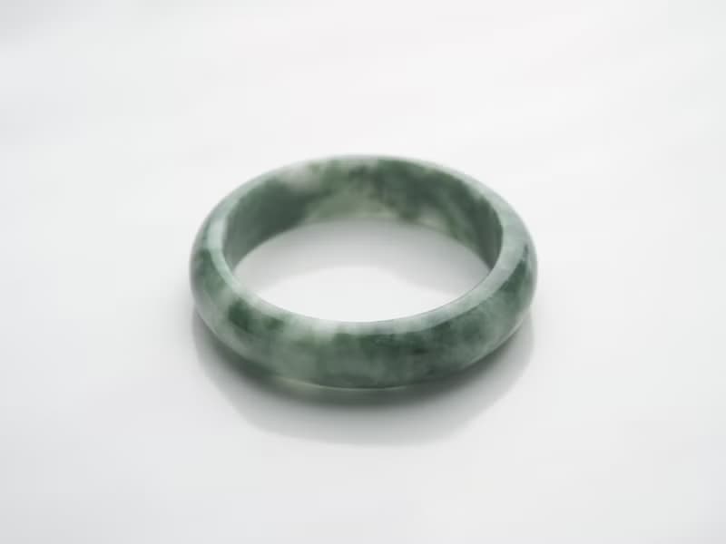 霧之森 | 冰糯種/白底青/平安鐲/手圍18.5-19 | 天然A貨翡翠玉鐲