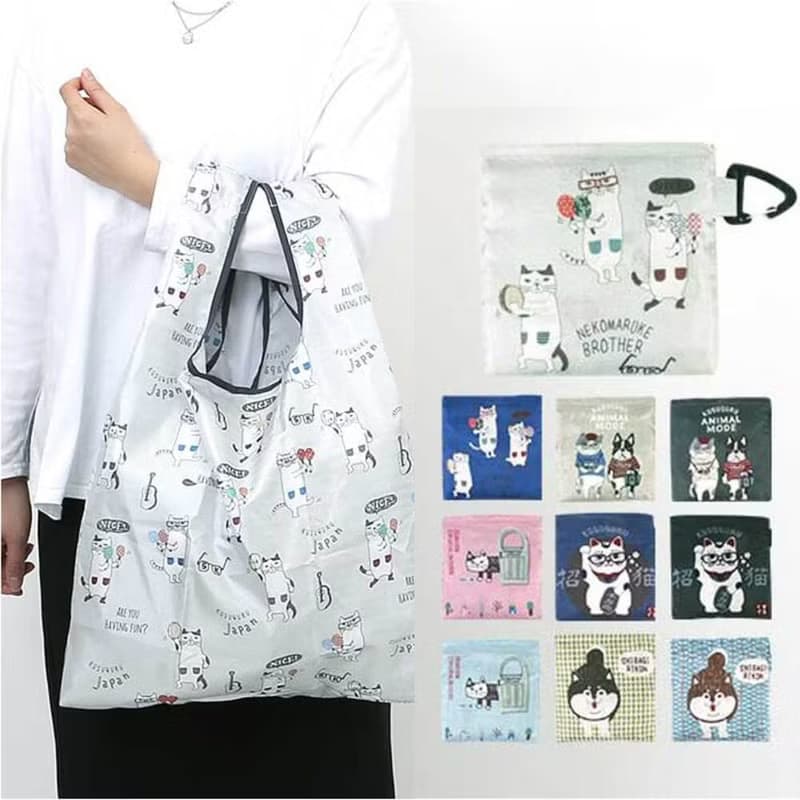 Kusuguru Japan 時尚印花環保袋 可折疊 附登山扣-眼鏡招財貓款藍