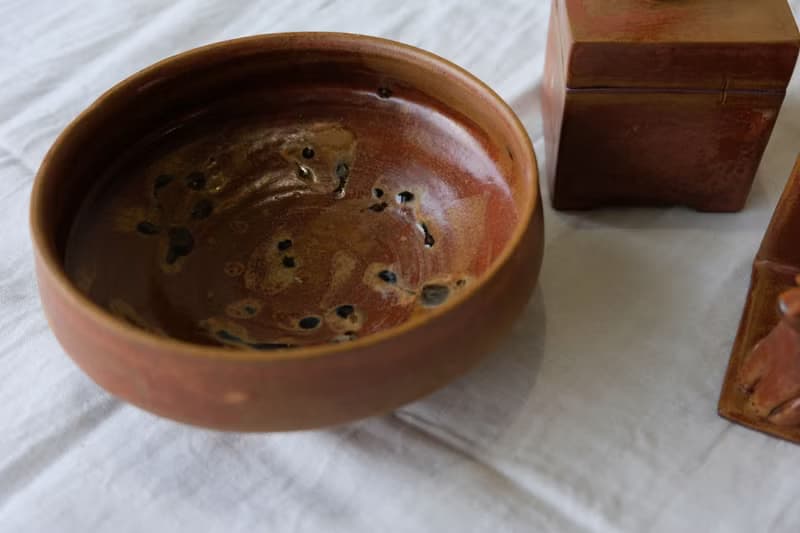 茶葉褐 飛碟碗