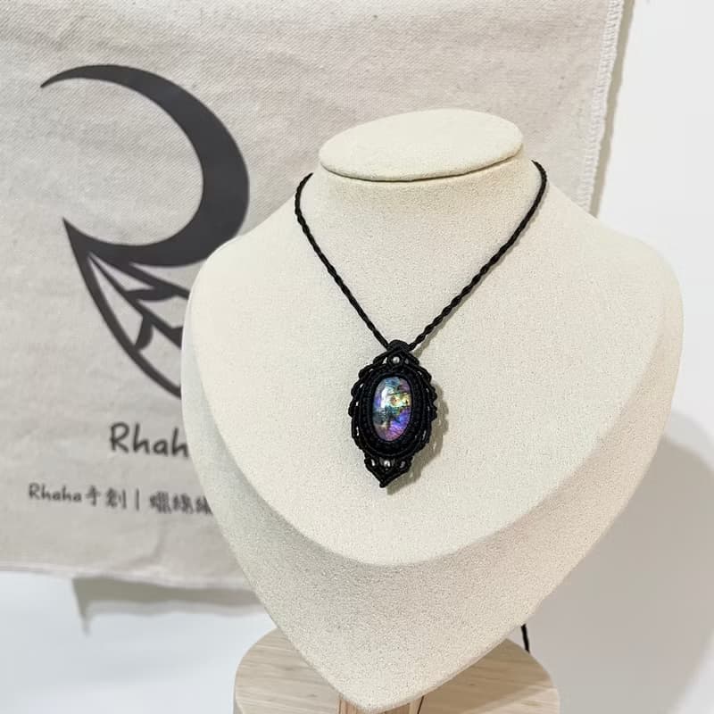 蠟線編織/特殊異彩光拉長石項鍊