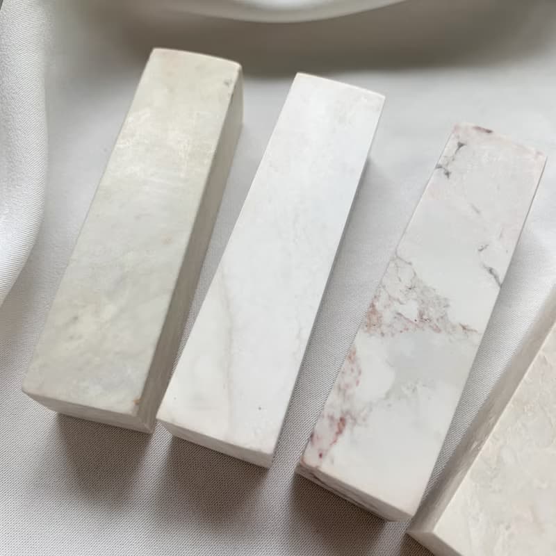 刻在你心底的名字 / 寶泥齋純手作印鑑章 - 白色六分巴林石