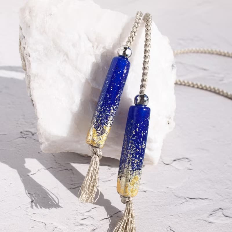 日本製　ラリエットネックレス  Ultramarine　銀化ガラス風モチーフ　金属アレルギー対応　ロングネックレス