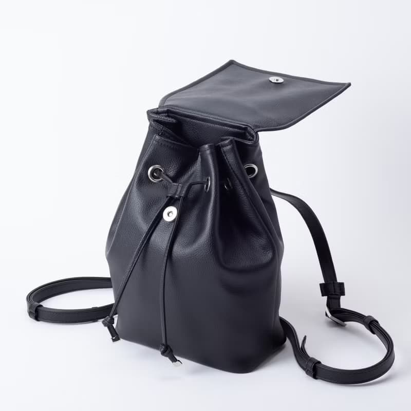 極簡風格兩用後背包 / 水桶包 - 百搭黑