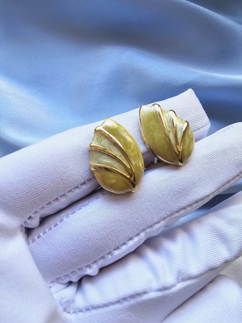金線橄欖綠葉琺瑯夾式耳環/vintage西洋古董飾品