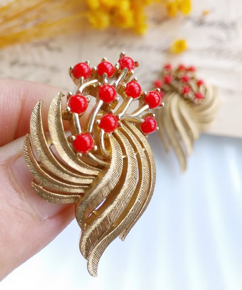 Vintage Jewelry 西洋古董飾品 TRIFARI 對稱流線 夾式耳環