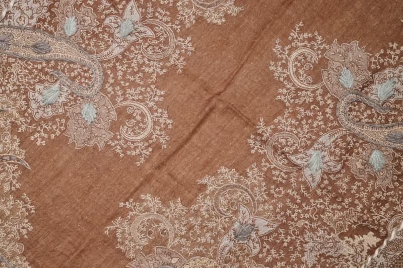 【母親節禮物】喀什米爾水煮羊毛手工刺繡圍巾披肩泰奶茶色日系藤