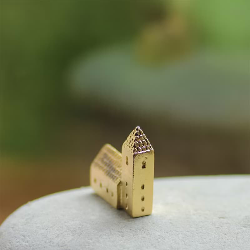 有高塔的小屋-金屬擺飾 療癒小物