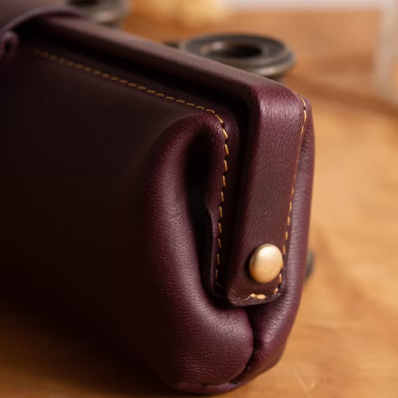 Paka-glass Slim #Plum イタリアンレザーの眼鏡ケース【入学祝】【就職祝】【カスタム可能なギフト】