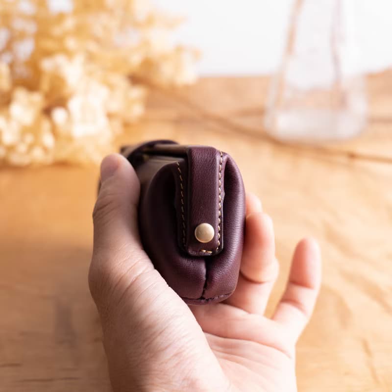 Paka-glass Slim #Plum イタリアンレザーの眼鏡ケース【入学祝】【就職祝】【カスタム可能なギフト】