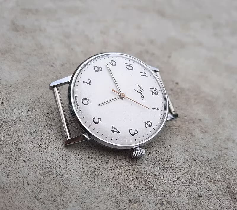 Luch 2209 wind up Soviet wrist watch vintage  – classic white dial mens watch