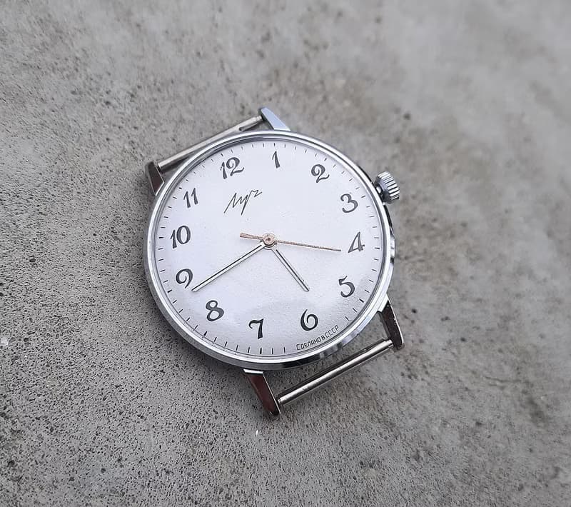 Luch 2209 wind up Soviet wrist watch vintage  – classic white dial mens watch