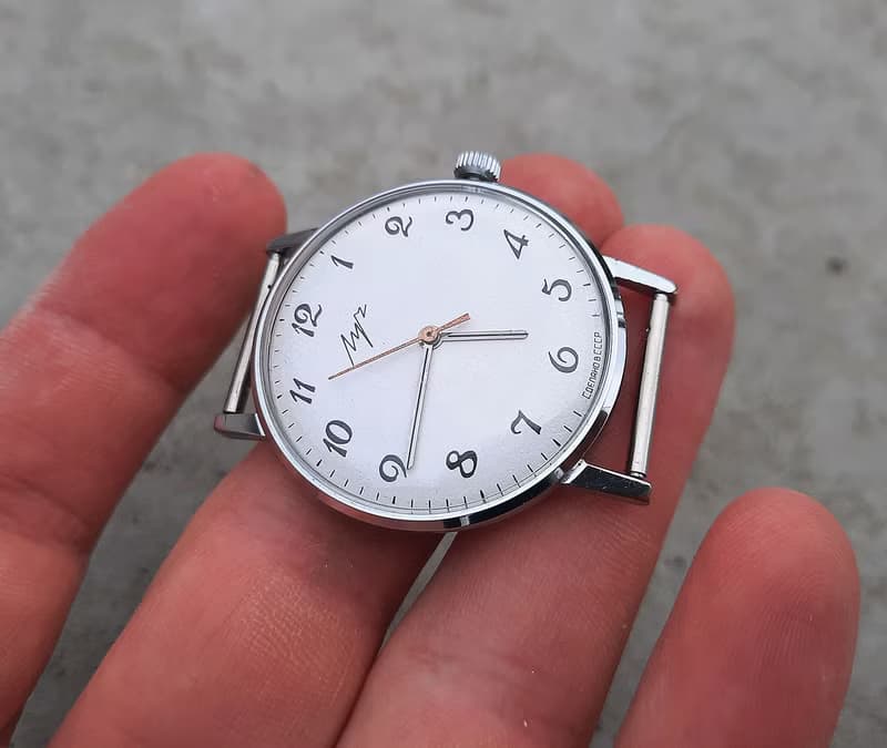 Luch 2209 wind up Soviet wrist watch vintage  – classic white dial mens watch