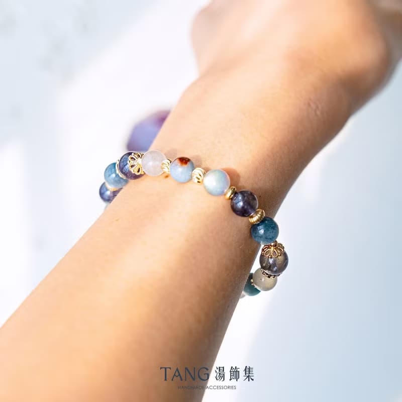 宙夜星夢 手鍊。堇青石 藍兔毛 島嶼海藍寶 拉長石。專注 勇氣 智