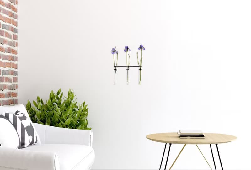 Minimalist metal wire Wall flower vase // Simple wire wall vase holder