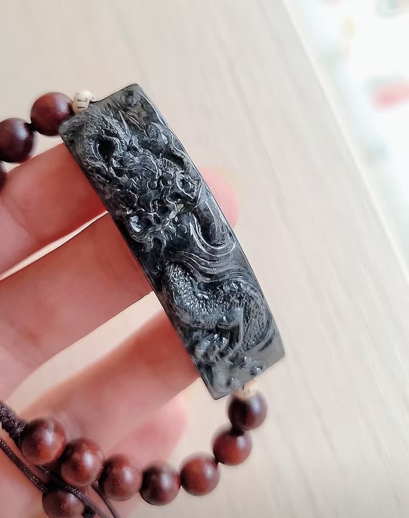 緬甸A貨翡翠手工精雕孤品冰烏雞大龍牌手串