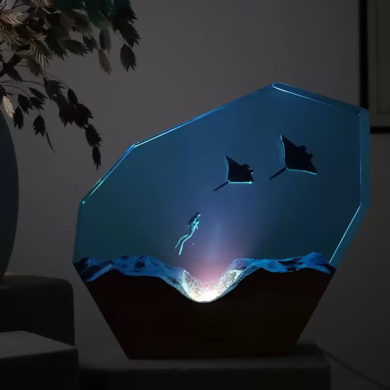 Solo Explorer 單獨潛水員探險海洋裝飾夜燈擺件