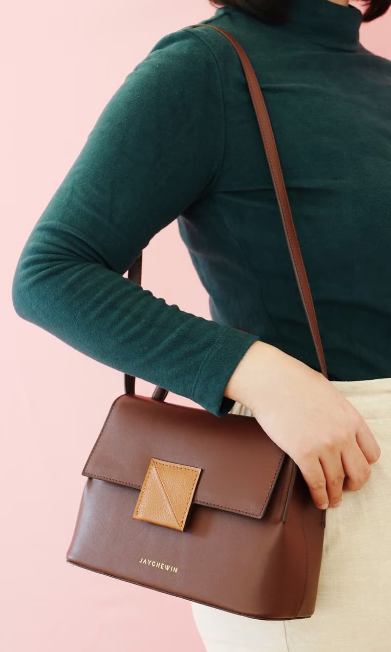 斜背包 Cable Flap Bag 翻蓋手提包 / 核桃棕色 Walnut Brown