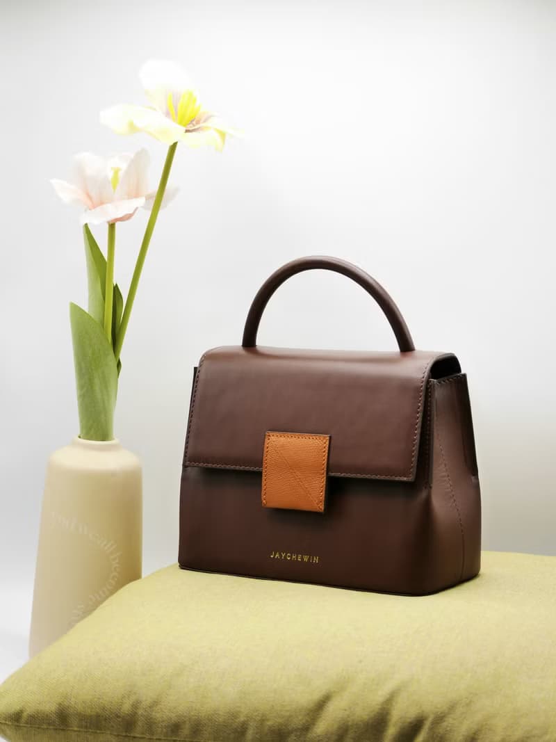 斜背包 Cable Flap Bag 翻蓋手提包 / 核桃棕色 Walnut Brown