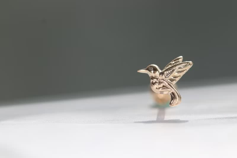 純14K  金蜂鳥鎖珠耳環(單個)耳骨 耳窩 不退色