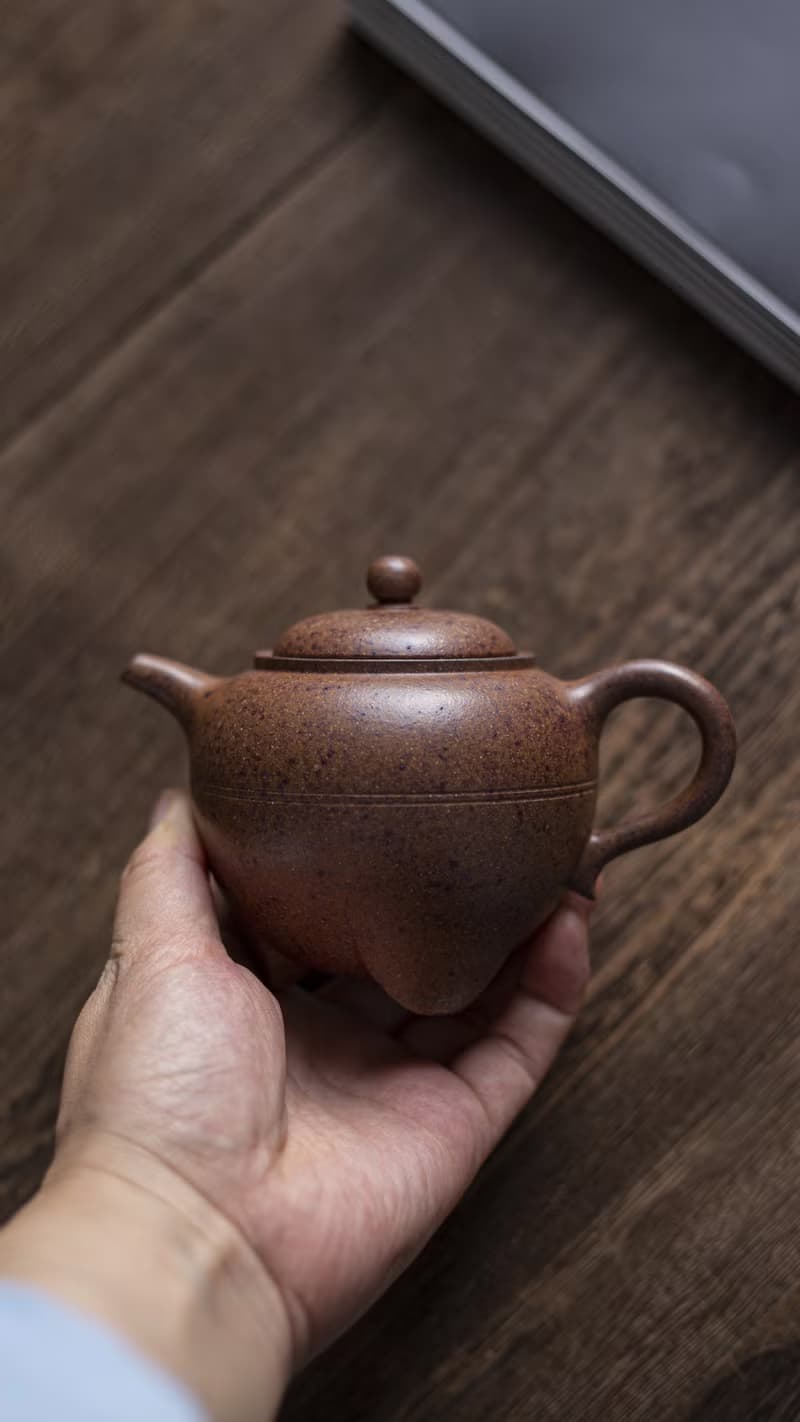 送禮紫砂壺茶壺清初陈鸣远素带壶  复刻版 2015年6月6日北京保利