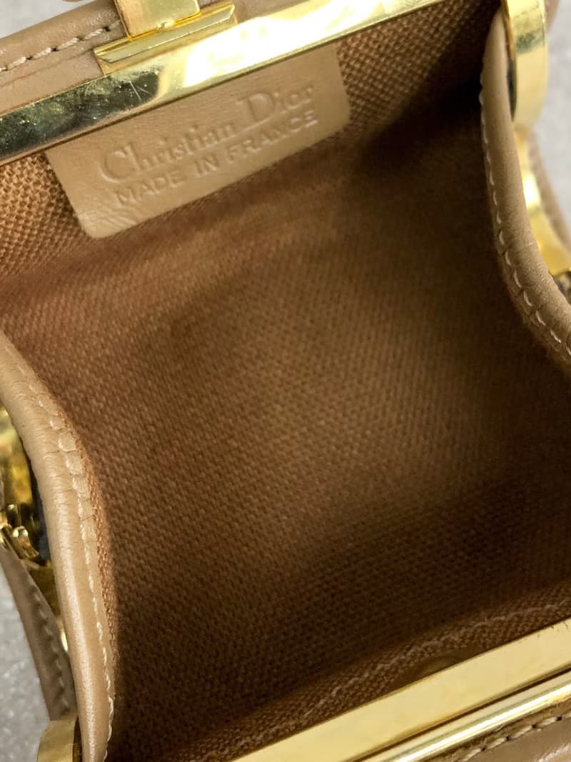 【 日本直送　名牌中古包 】Christian Dior クリスチャン ディオール ハニカム コインケース ブラウン キャメル PVC がま口 ckz5ac