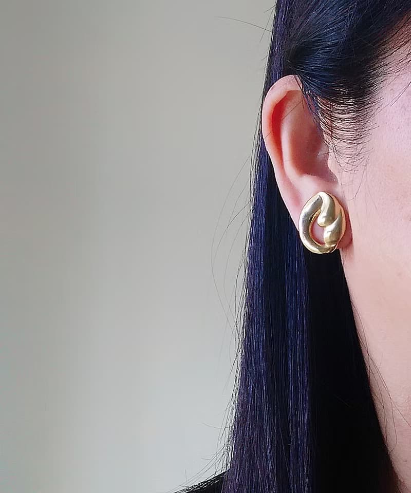 vintage jewelry  古董金色火炬夾式耳環
